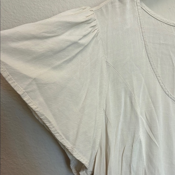 Torrid Tan and Cream Flutter Sleeve Blouse - Picture 5 of 5